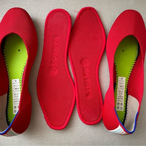 EUC Rothy’s 6.5 in Cardinal - Picture 2 of 4